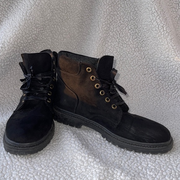 Combat Woman’s Boot. Size: 8 - Picture 3 of 6